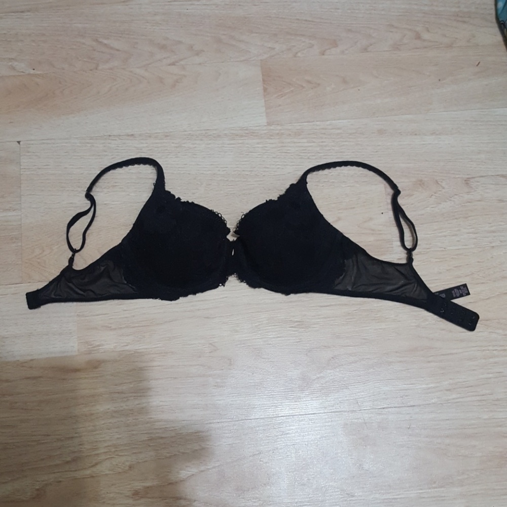 Black lace bra